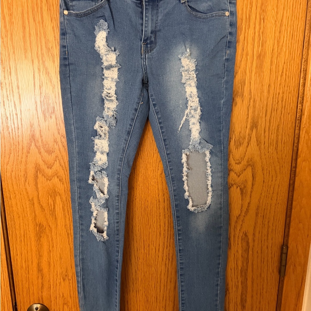 Fashion Nova Ripped Denim Skinny Jeans Sz 7